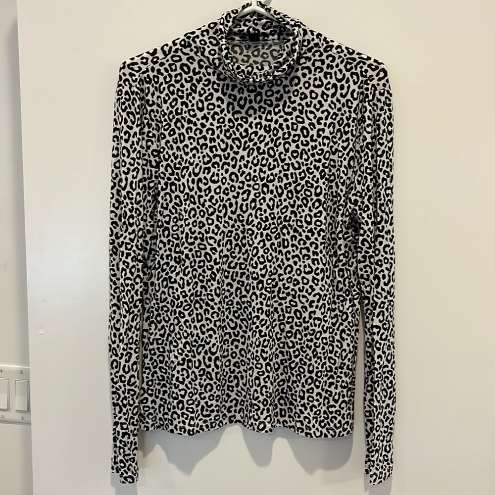 Ann Taylor Long Sleeve Blouse. Size L.